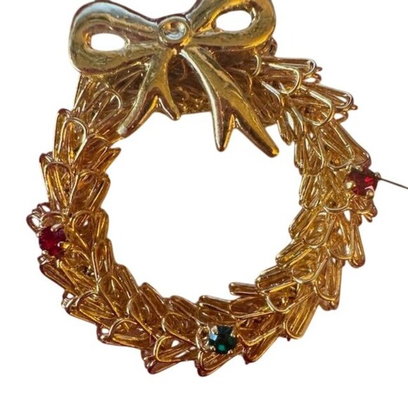 Eisenberg Ice Gold-Tone Christmas Wreath Brooch With Rhinestones & Bow - Picture 6 of 6